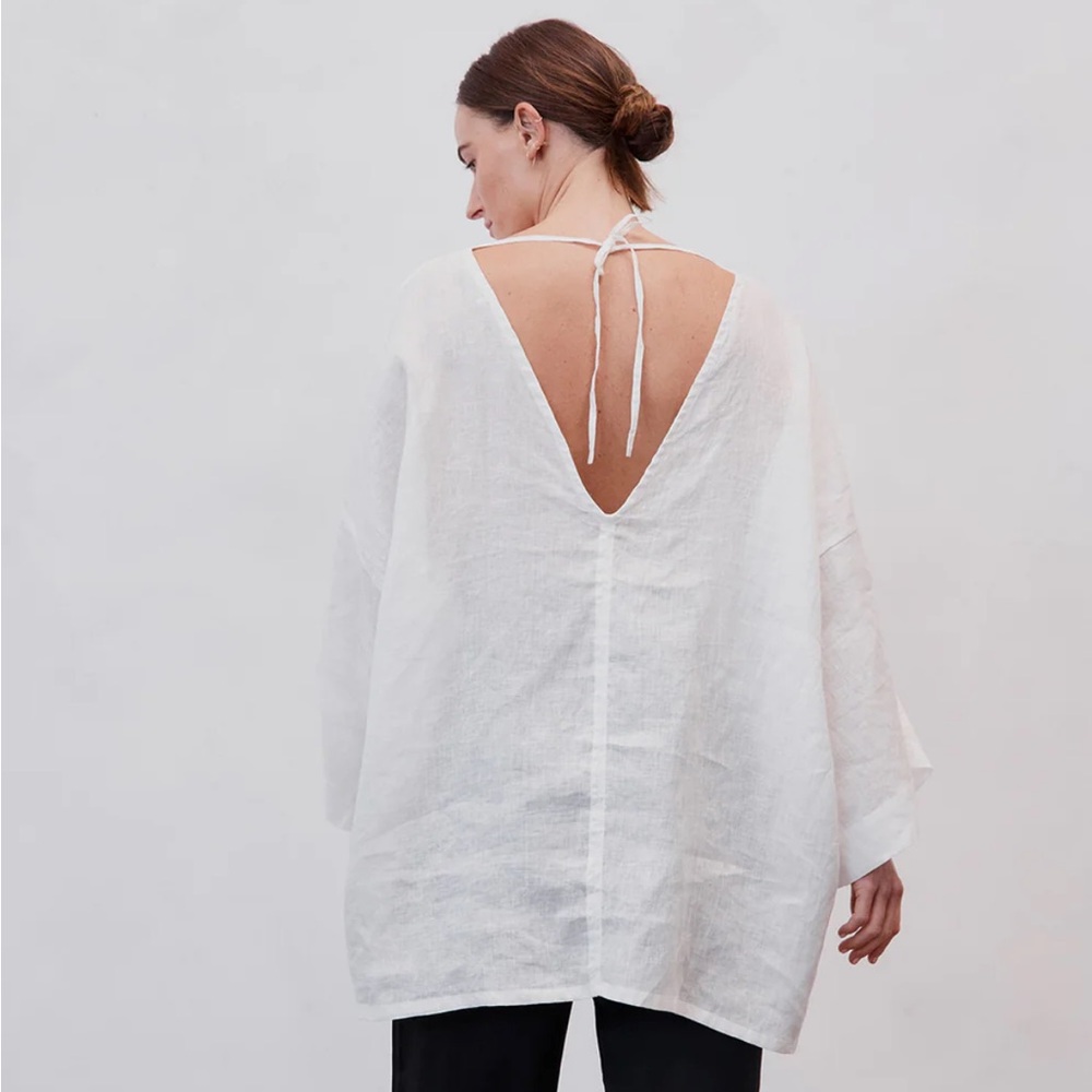 Unik White V-Neck Tunic - Picture 2 of 12